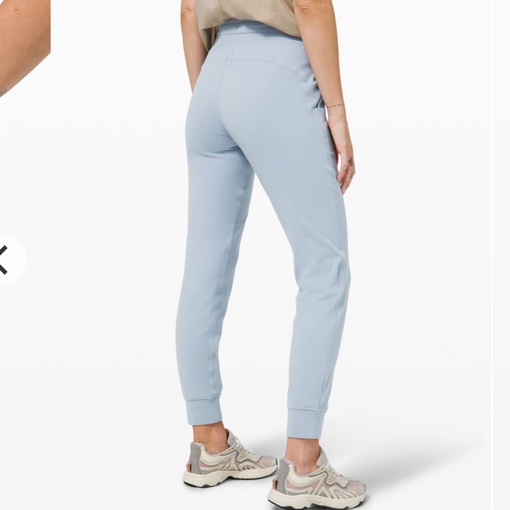 Lululemon Ready to Rulu 7/8
Jogger Chambray size 12